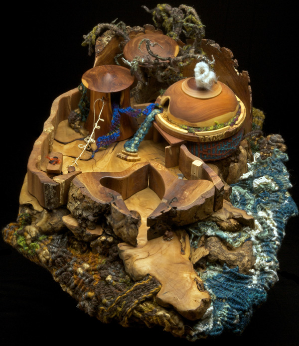 Odysseus's home compound, with inner courtyard, line of nooses, altar, sleeping quarters, olive tree bed